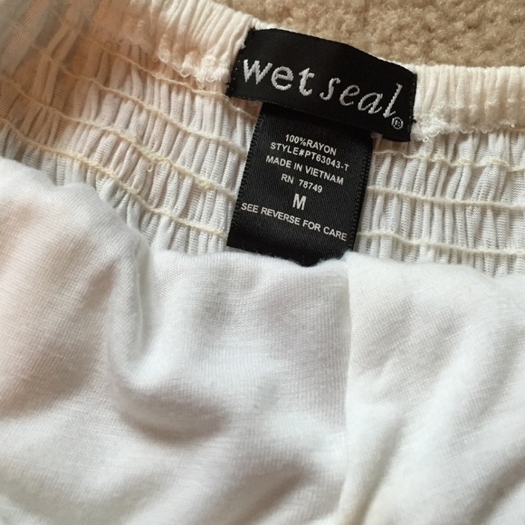 Adorable top - Picture 2 of 2