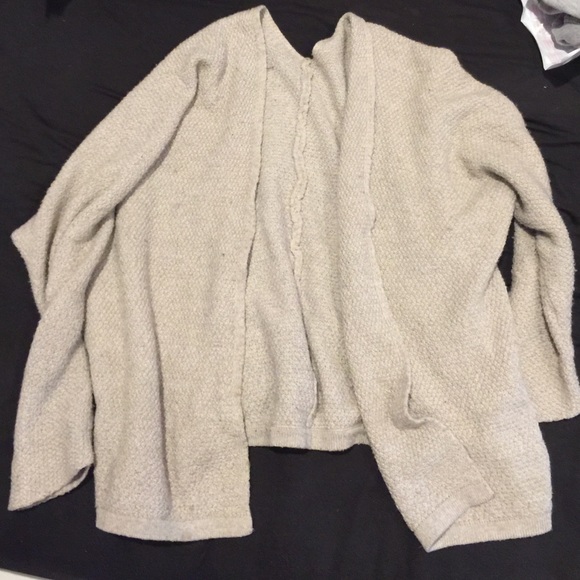 Brandy Melville Caroline cardigan