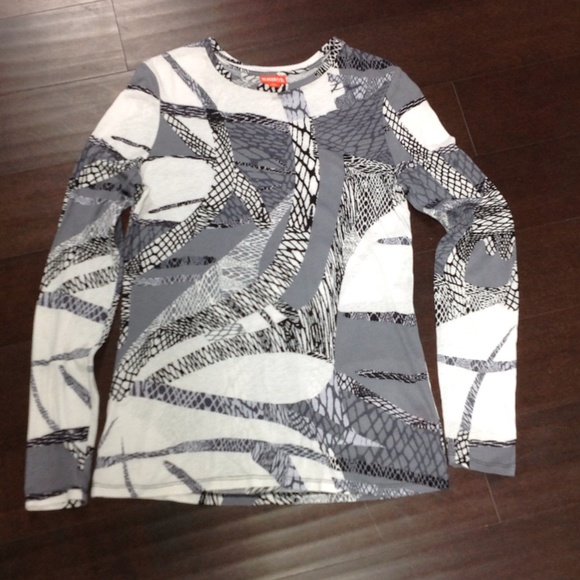 Worn once. Professional looking tissue tee