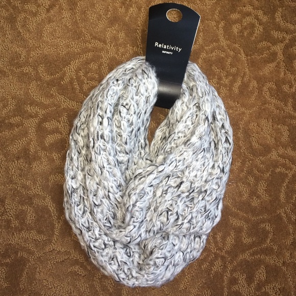 3/$15💥 Silver and grey infinity scarf
