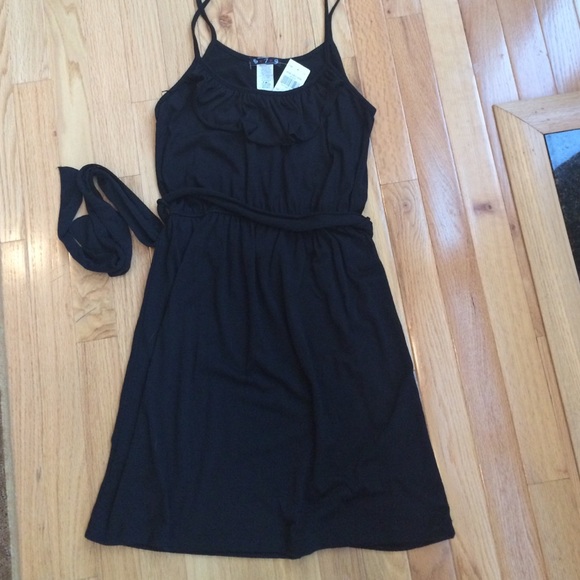 2/$12⚡️ LBD 579 black dress with ruffled front