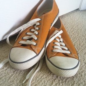 Mustard/yellow Rocket Dog sneakers. Converse style