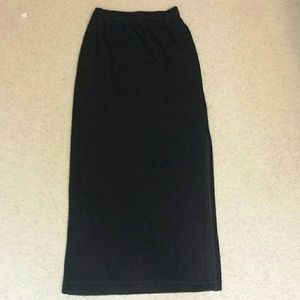 Black maxi skirt with slit