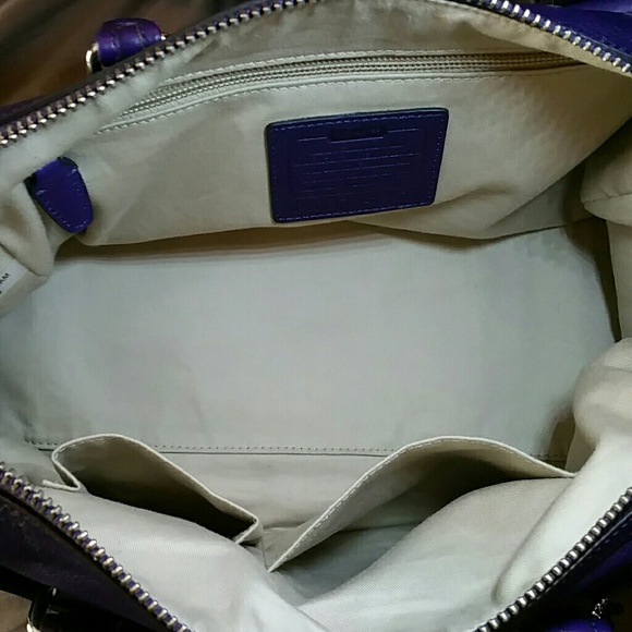 *REDUCED* Coach Legacy Leather Haley Satchel - Picture 4 of 4
