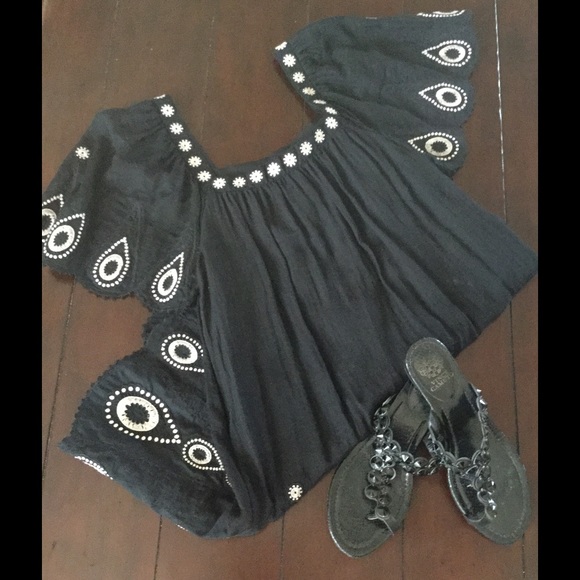 BCBGMaxAzria Dresses & Skirts - 🎉HP "BOHO Babes" 🎉Embroidered BCBGMaxAzria Dress