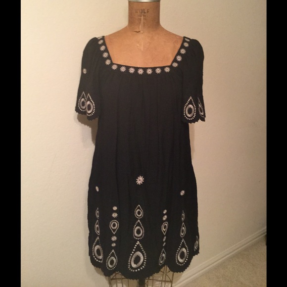 ๐HP "BOHO Babes" ๐Embroidered BCBGMaxAzria Dress - Picture 2 of 4