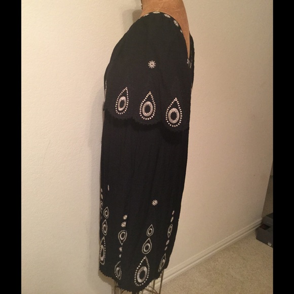 ๐HP "BOHO Babes" ๐Embroidered BCBGMaxAzria Dress - Picture 3 of 4