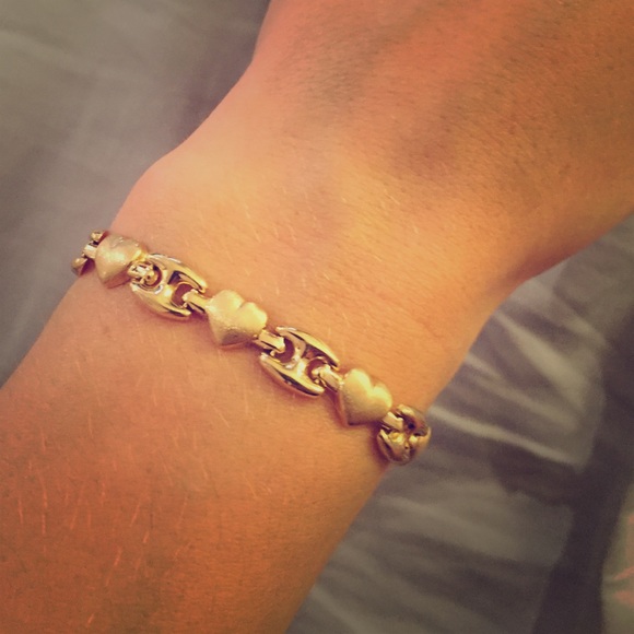 Pretty heart bracelet! 🎀💓