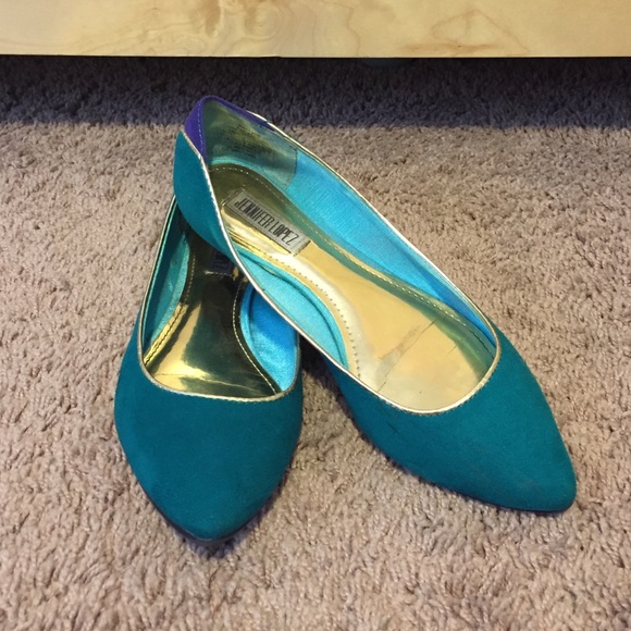Jennifer Lopez flats