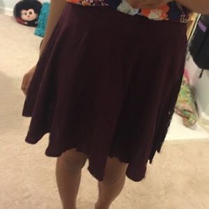 NEW💫 Burgundy skirt