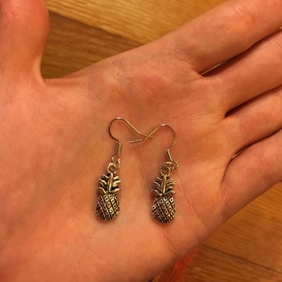 🍍Pineapple Earrings🍍 - Picture 3 of 4