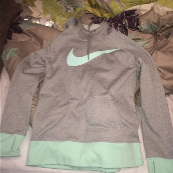 Nike thermal sweatshirt