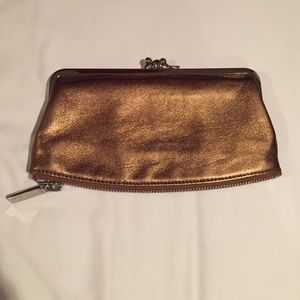 HOBO clutch