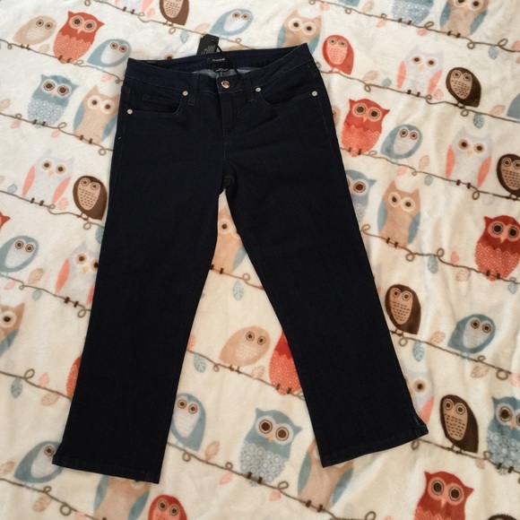 Bebe Crops - Picture 2 of 3