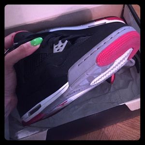 AUTHENTIC Retro Jordan Bred 4s