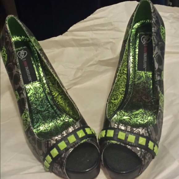 SOLD - Picture 2 of 4