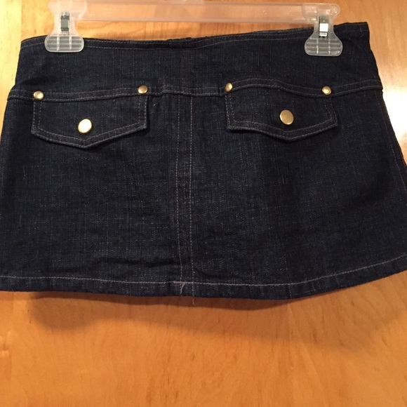 Skirt - Picture 2 of 2