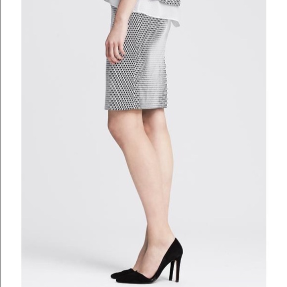 BR textured skirt - Picture 4 of 4