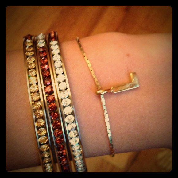 14K Gold 'L' Braclet