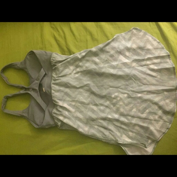 Lululemon workout tank - Picture 2 of 3