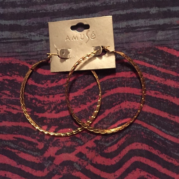 Medium gold hoop earrings
