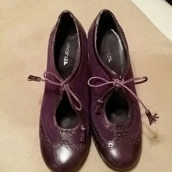 Purple leather and suede Oxford shoes