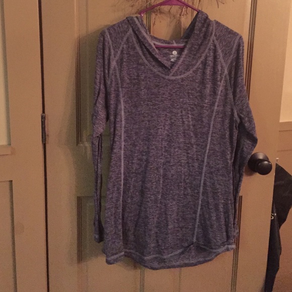 Light weight semi fitted pullover hooded shirt