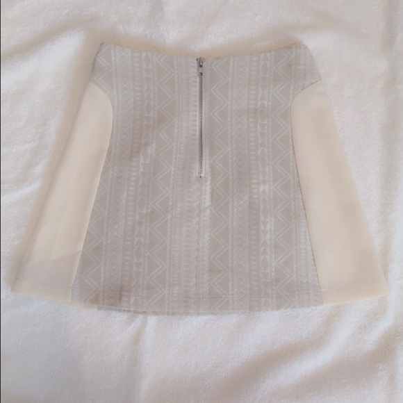 Mini skirt - Picture 2 of 2