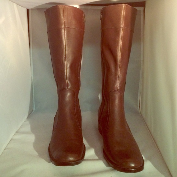 Brown Mid-Calf Boots! Very cute!!
