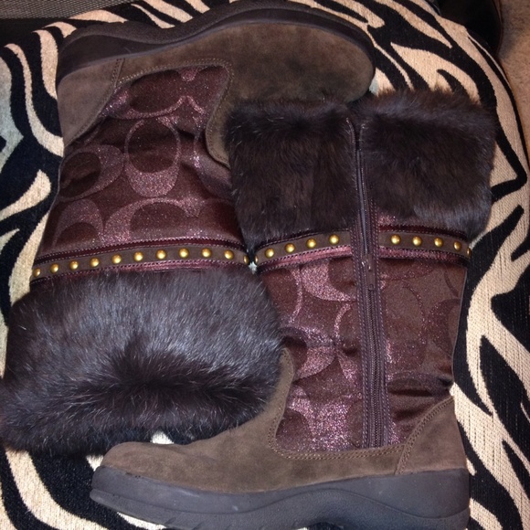 Authentic COACH fur boot size 7 NEW