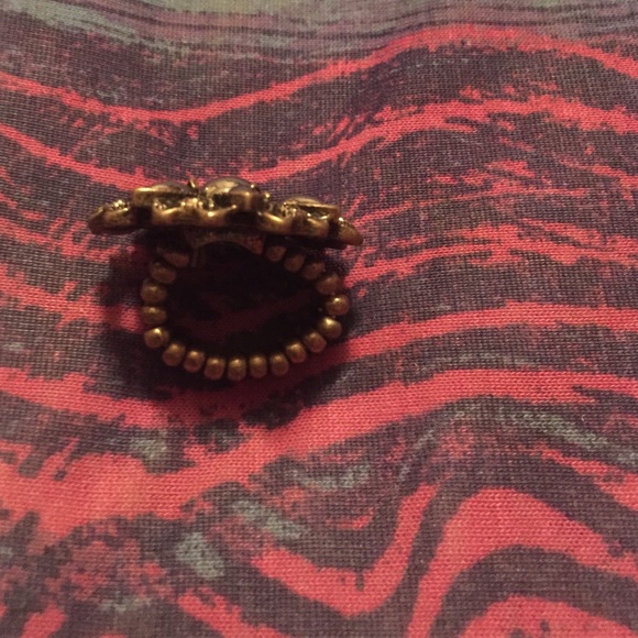 Flower ring - Picture 2 of 3