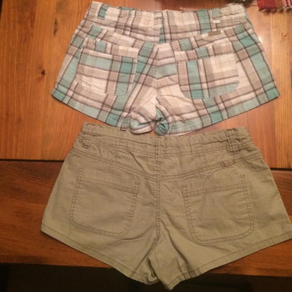 2 pairs of cotton shorts - Picture 3 of 3