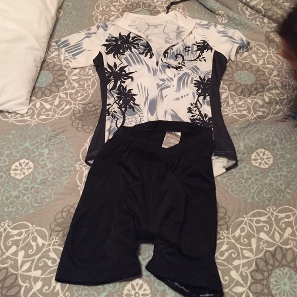 Cycling shorts and top worn 1