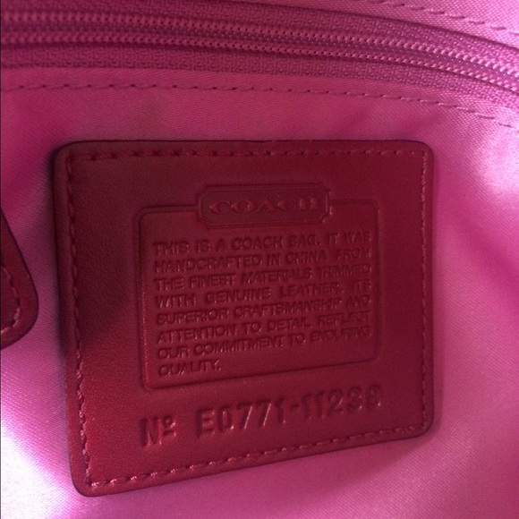 ***SOLD***Coach leather tote with red trim - Picture 3 of 3