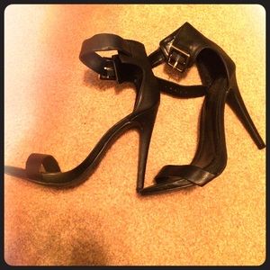 Sexy black heels 👠