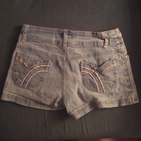 Denim shorts - Picture 2 of 3