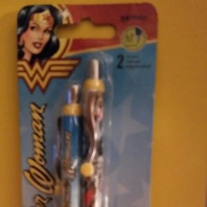 Wonder Woman set gel pens..