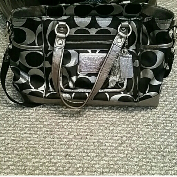 Coach poppy purse