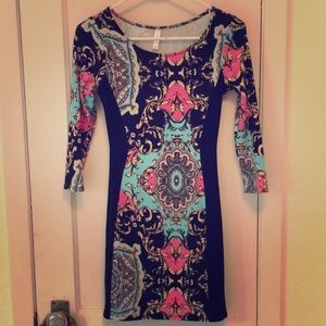 Fitted printed dress