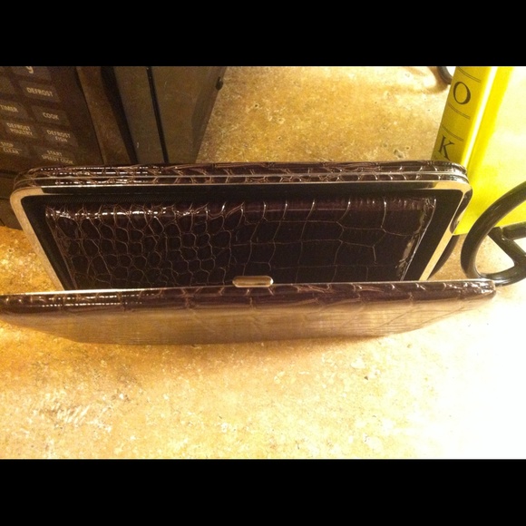 SOLD!!!! SOLD!!!! Wallet - Picture 2 of 4