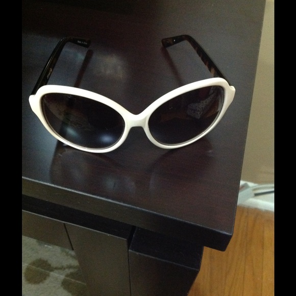 Cream and black sunnies