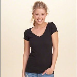 NEW 🖤 St. John Bay Classic Black V Neck Tee