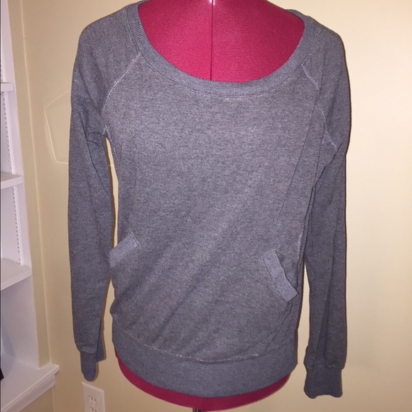 Grey sweatshirt with pocket front