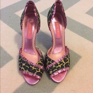 Betsey Johnson leopard and pink open toed D'orsay