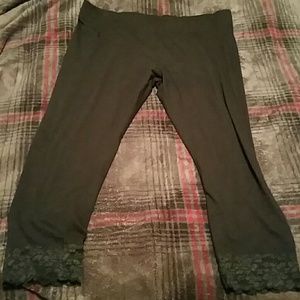 Black leggings capris