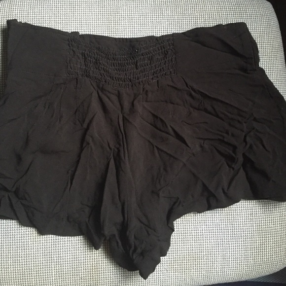 Shorts - Picture 3 of 3
