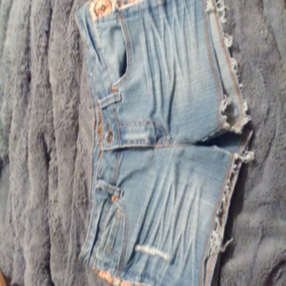 Dollhouse size 11 distressed denim cutoffs NWOT