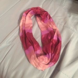 Lightweight infinity scarf