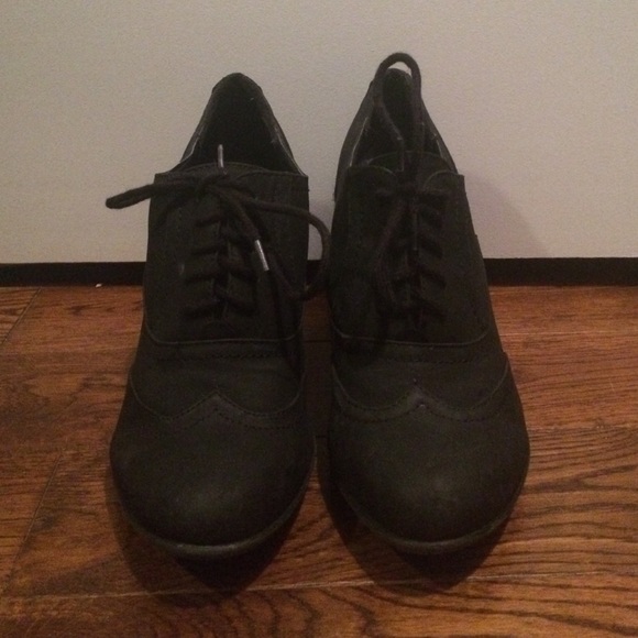 X-APPEAL Oxford Heels