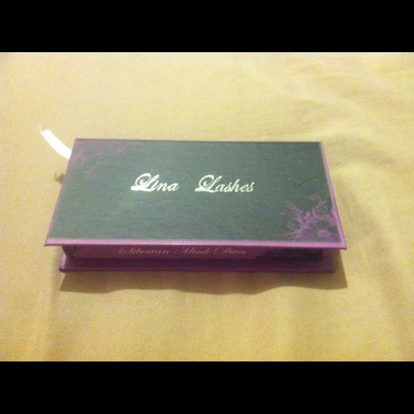 Lina Lashes: Siberian Mink Diva!